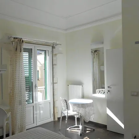 Πανσιόν Domus Hyblea 3*